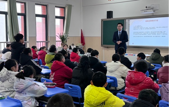 安徽国恒律师事务所：该所律师在合肥市庐阳实验小学开展“法治进校园 安全伴我行”主题班会活动.jpg