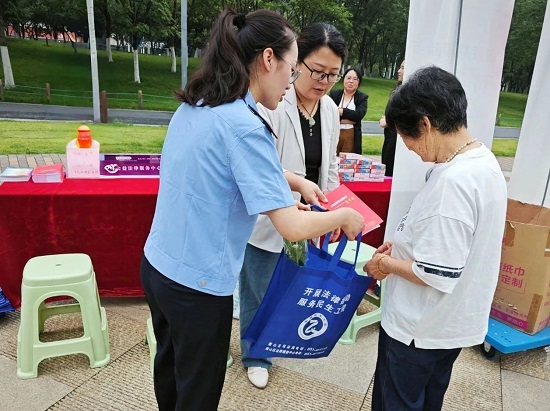 北京大成（合肥）律师事务所：该所律师参加由蜀山区荷叶地街道司法所等单位共同举办的“民法典宣传月”和反诈宣传公益普法活动.jpg