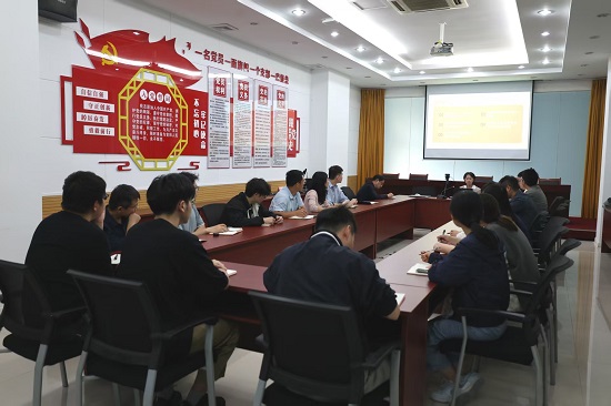 安徽睿正律师事务所：该所律师前往安徽金联地矿科技有限公司开展《民法典与企业经营风险防范》专题讲座.jpg